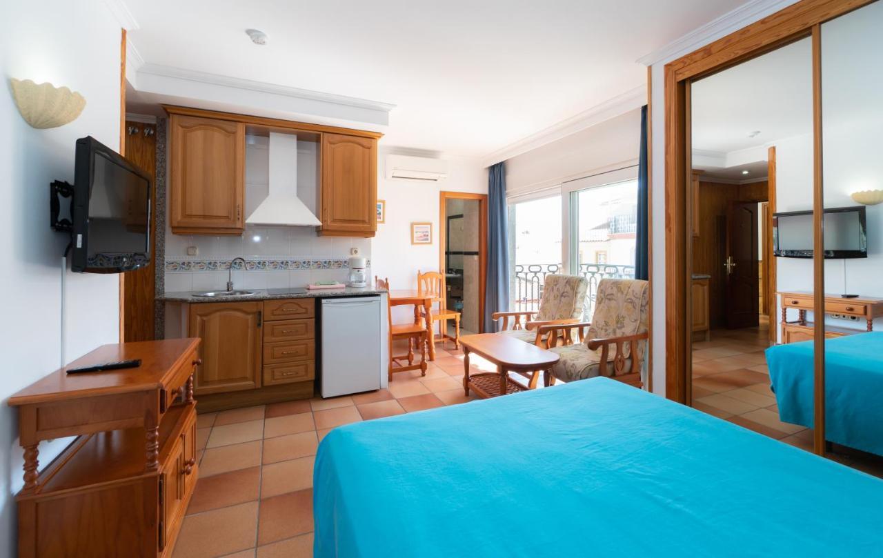 Apartamentos Leonor Carihuela Torremolinos Ngoại thất bức ảnh