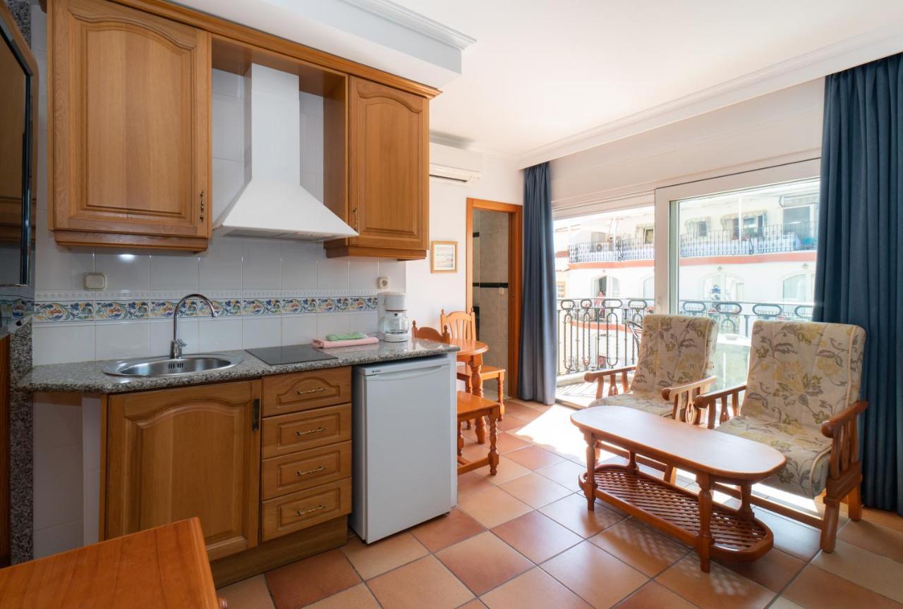 Apartamentos Leonor Carihuela Torremolinos Ngoại thất bức ảnh