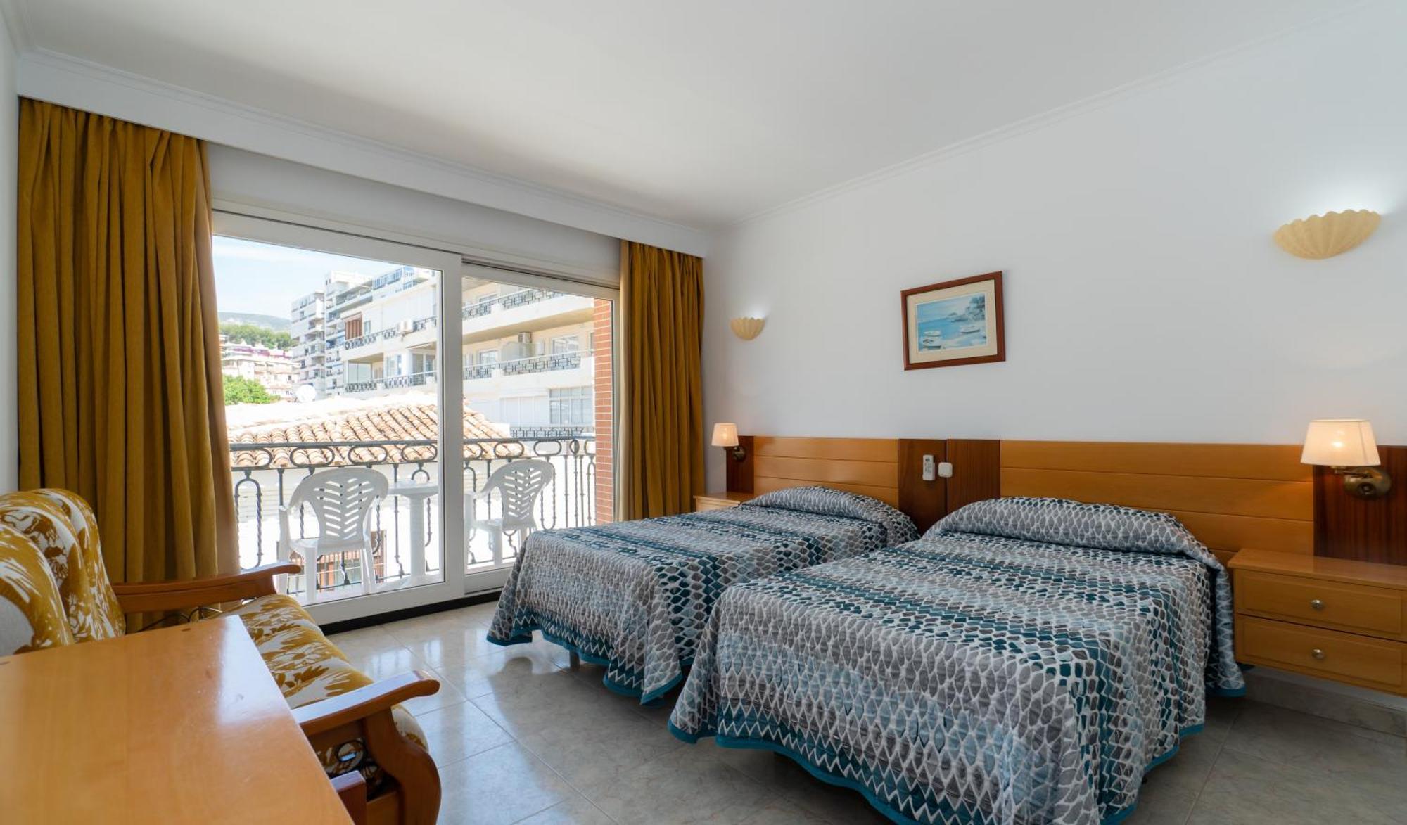Apartamentos Leonor Carihuela Torremolinos Ngoại thất bức ảnh