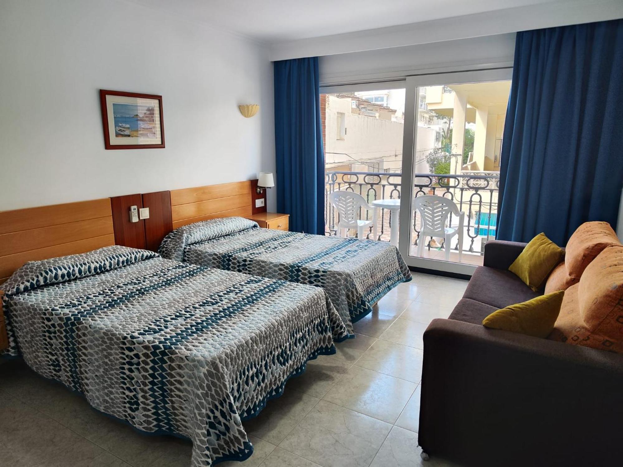 Apartamentos Leonor Carihuela Torremolinos Ngoại thất bức ảnh