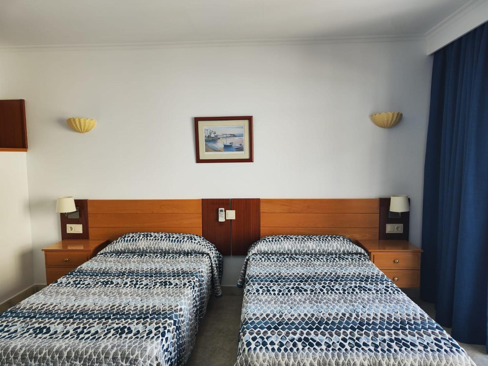 Apartamentos Leonor Carihuela Torremolinos Ngoại thất bức ảnh