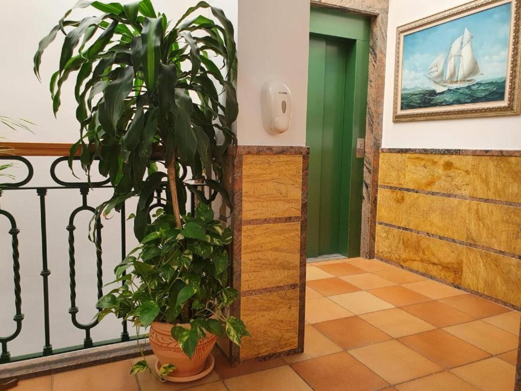 Apartamentos Leonor Carihuela Torremolinos Ngoại thất bức ảnh