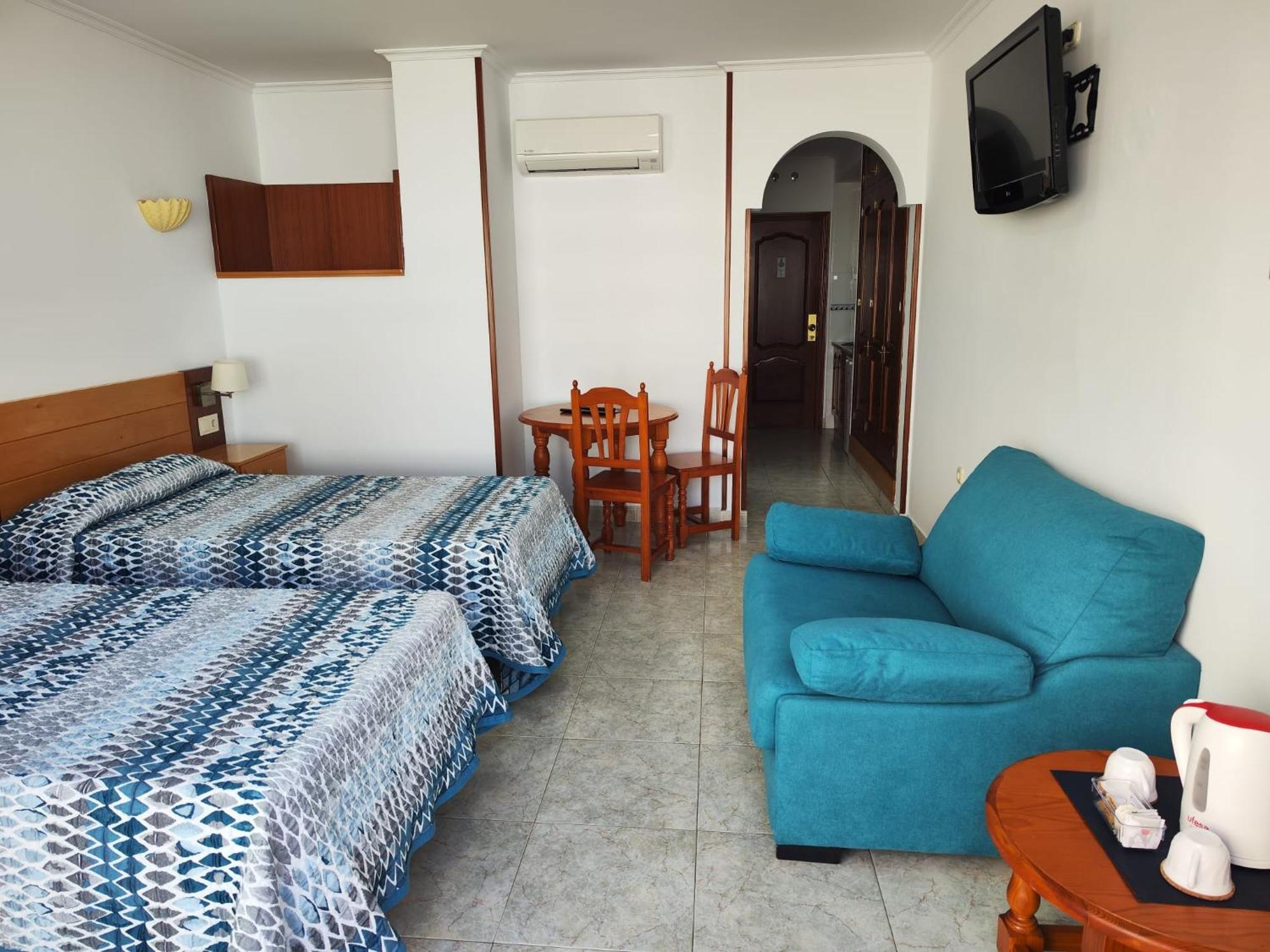 Apartamentos Leonor Carihuela Torremolinos Ngoại thất bức ảnh