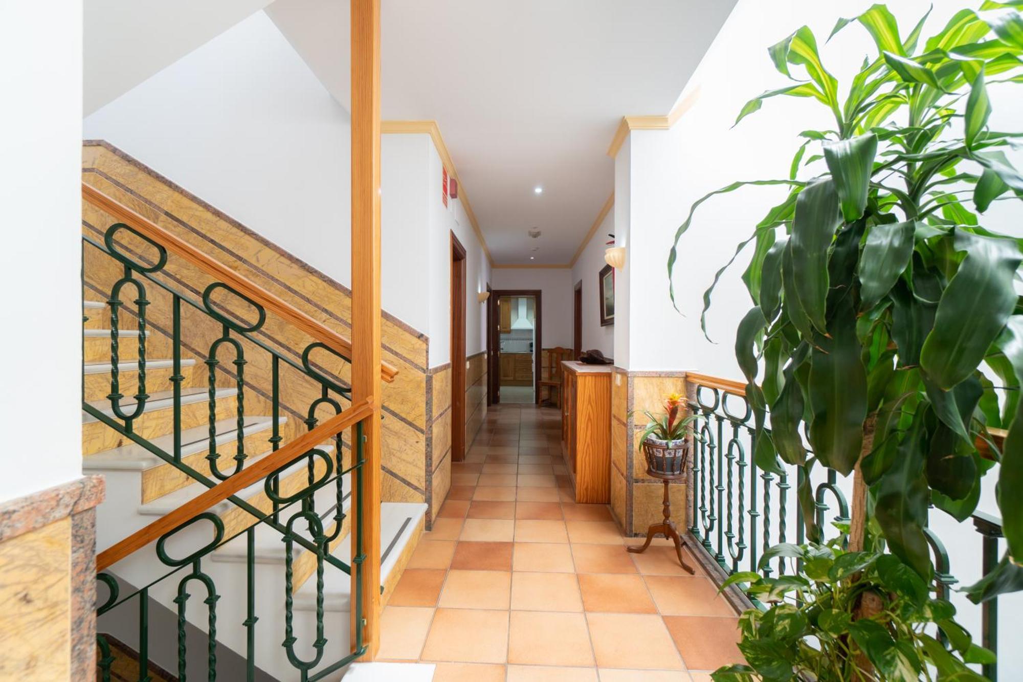 Apartamentos Leonor Carihuela Torremolinos Ngoại thất bức ảnh