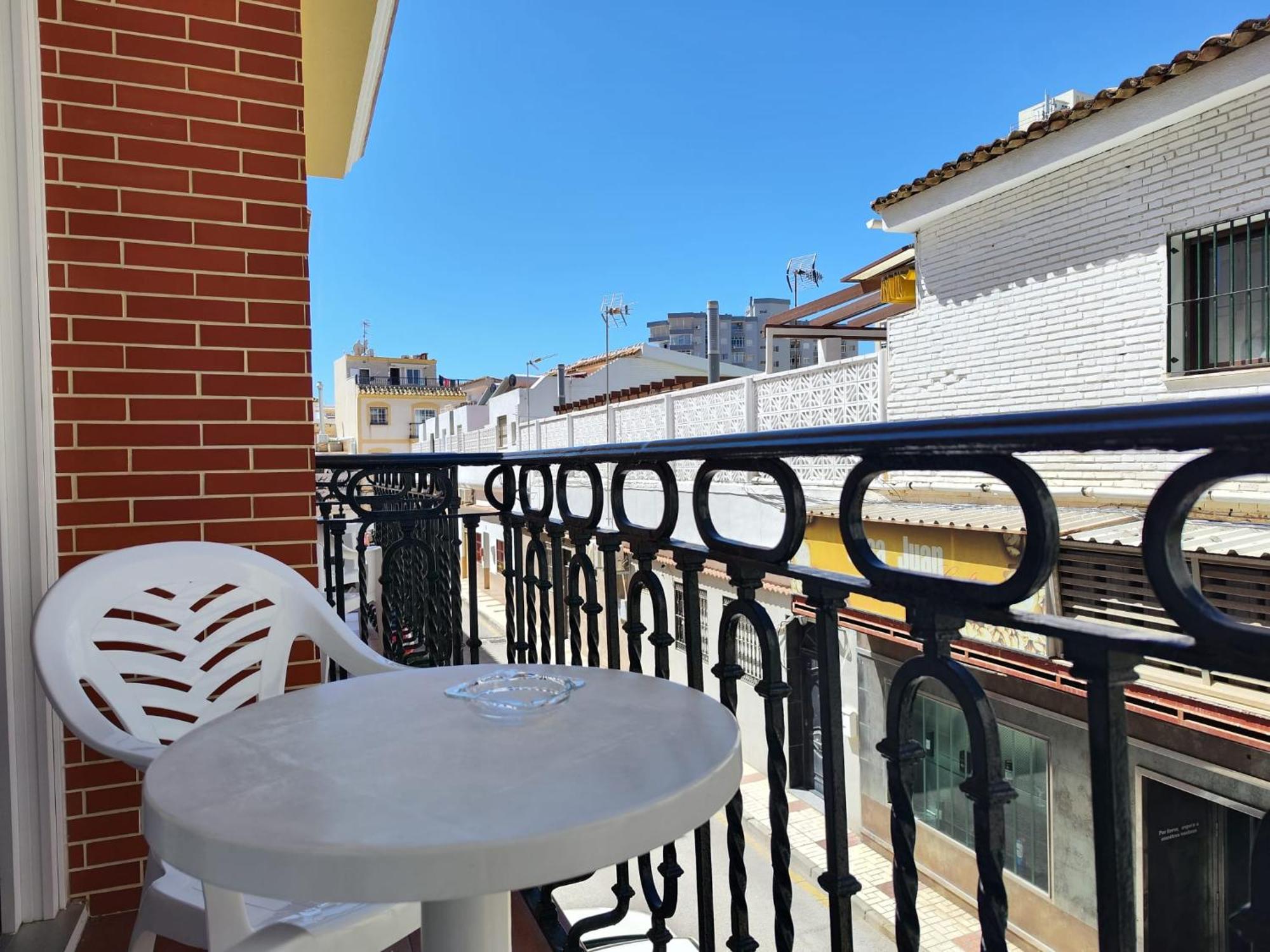 Apartamentos Leonor Carihuela Torremolinos Ngoại thất bức ảnh