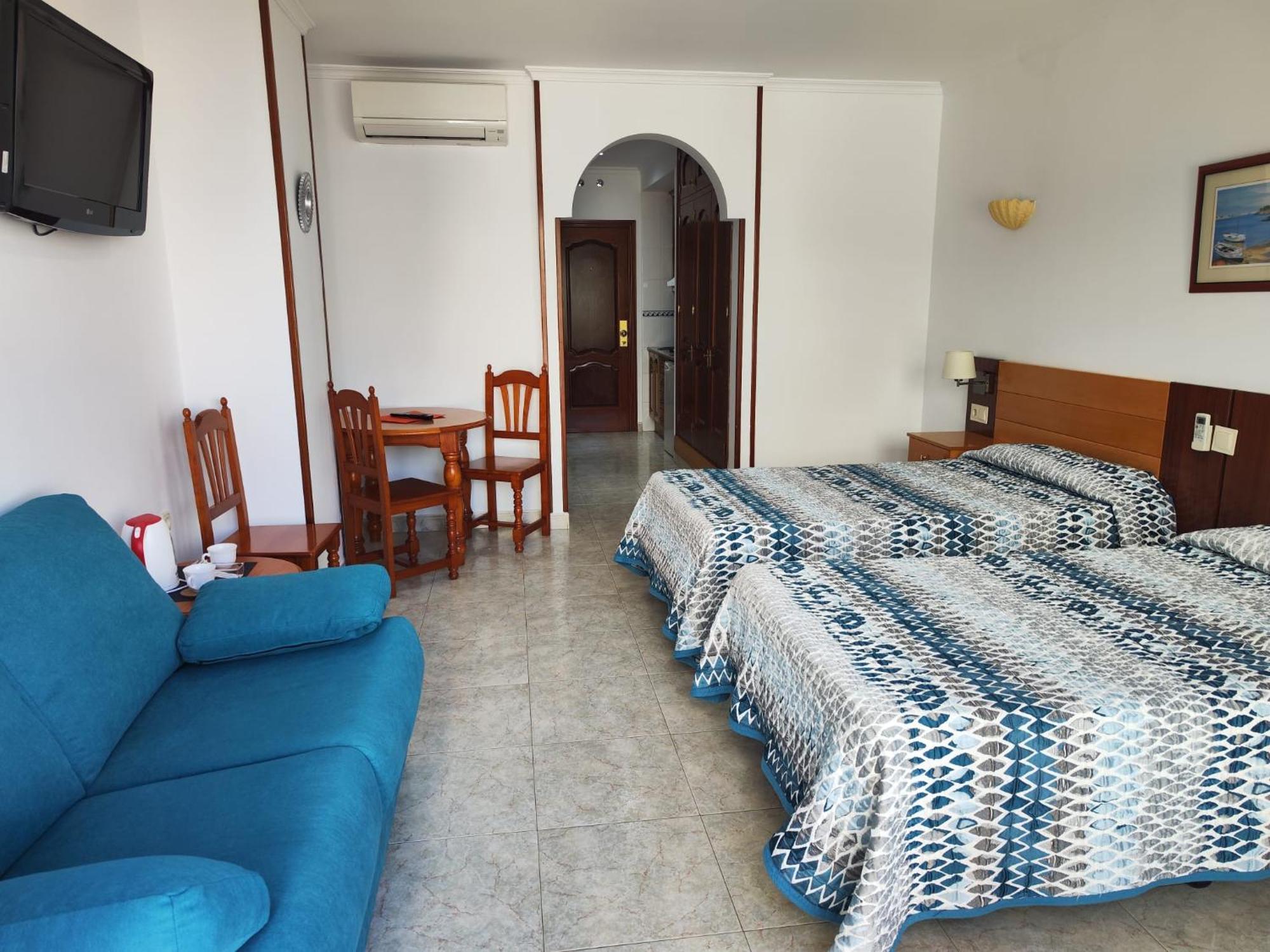 Apartamentos Leonor Carihuela Torremolinos Ngoại thất bức ảnh