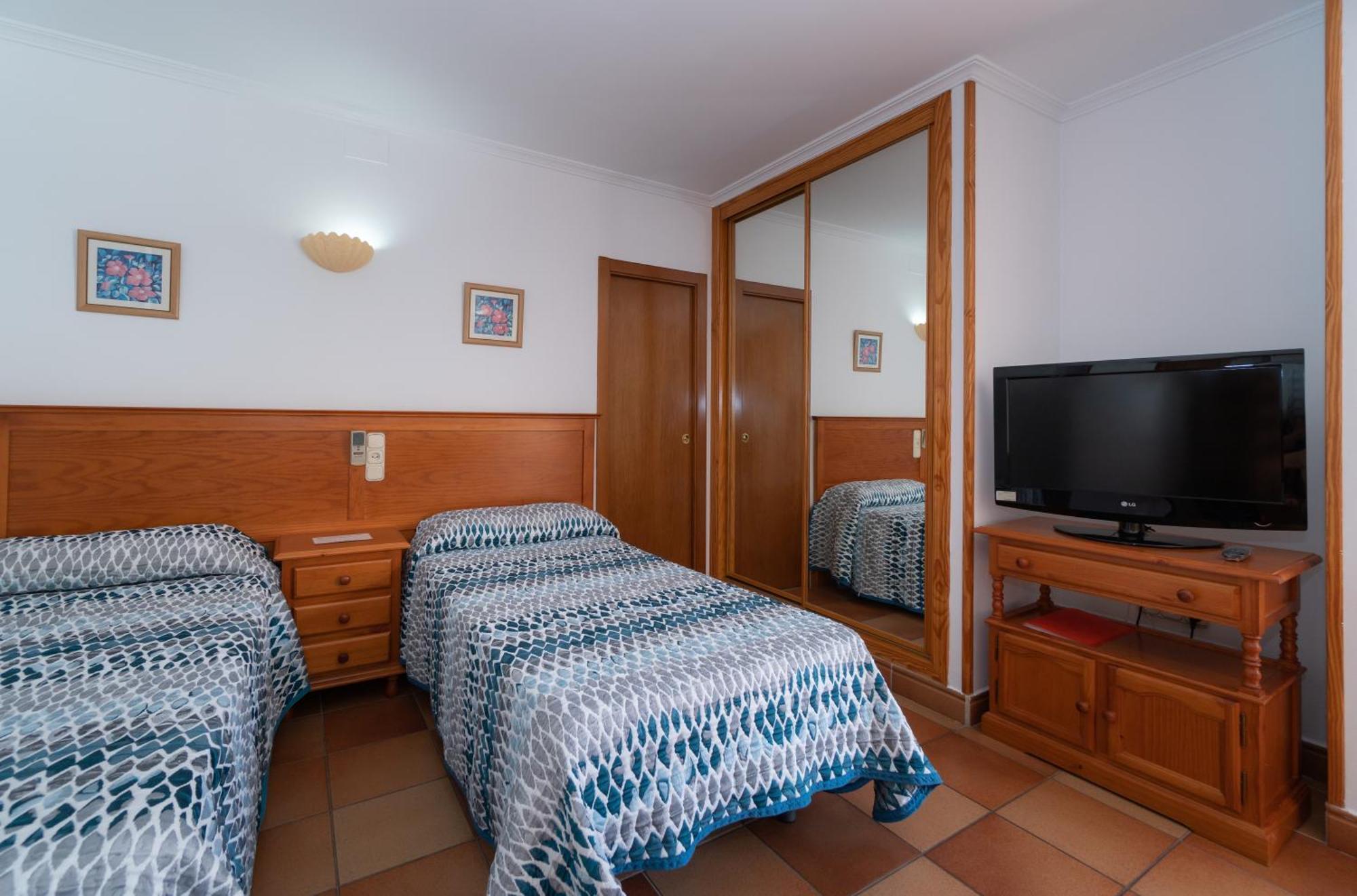 Apartamentos Leonor Carihuela Torremolinos Phòng bức ảnh
